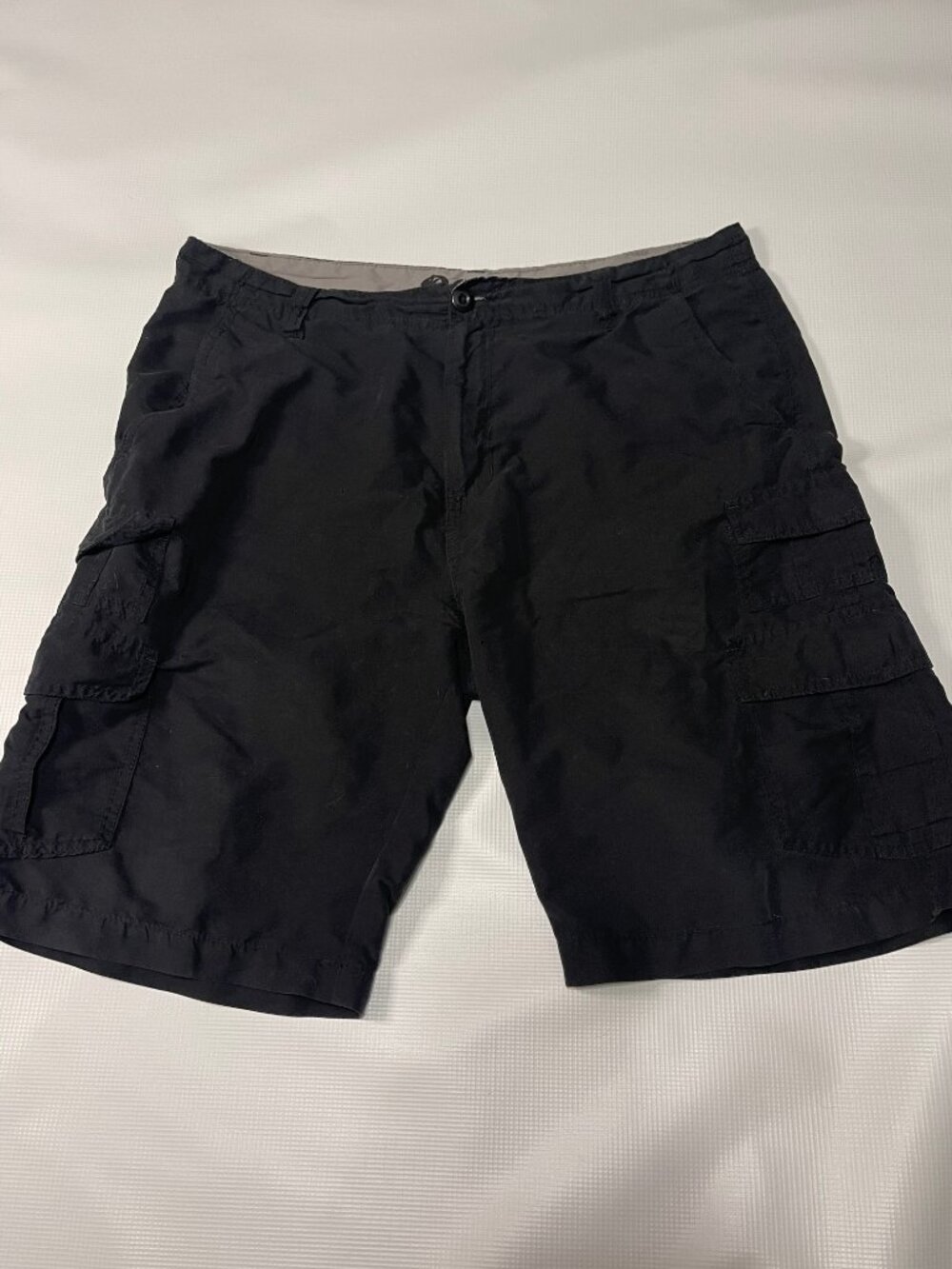 Plugg Men's Black Cargo Shorts, Size 36